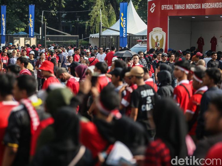 Jelang Indonesia Vs Irak, Suporter Timnas Merahkan SUGBK