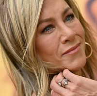 “Apa yang sudah dia lakukan terhadap wajahnya?” komentar salah satu pengguna media sosial. “Jen berusaha mati-matian untuk mempertahankan penampilannya saat masih di ‘Friends’ dulu. Itu tidak mungkin terjadi, dia sudah jauh lebih tua sekarang,” tulis netizen lain. Foto: FilmMagic/Axelle/Bauer-Griffin