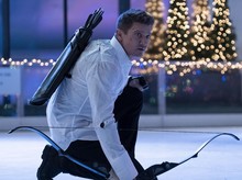 Sebelum Pegang Panah, Jeremy Renner Lebih Andal dengan Lipstik dan Bedak