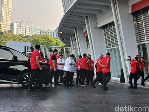 Momen Jokowi-Iriana Nonton Langsung Indonesia vs Irak di GBK