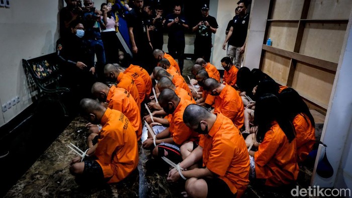 Kasus Judi Online Royal Domino Dibongkar, 23 Orang Ditangkap Polda Metro Jaya membongkar kasus judi online aplikasi Royal Domino. Sebanyak 23 orang ditangkap dalam kasus ini.