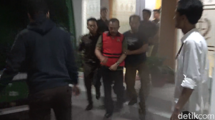 Kejari Maros, Sulawesi Selatan (Sulsel), menangkap terpidana kasus dugaan korupsi pemasangan kabel bawah tanah milik PT PLN (Persero) UP3 Makassar Utara.