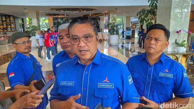 Ketua Dewan Pertimbangan DPD Partai Demokrat Jabar, Dede Yusuf Macan Effendi