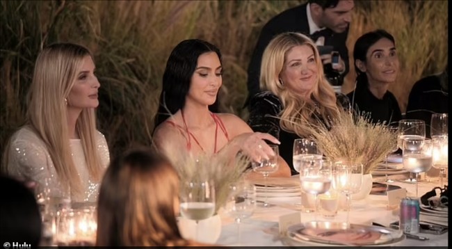 Ivanka Trump, putri Donald Trump, dan Lauren Sanchez, tunangan pendiri Amazon Jeff Bezos, termasuk di antara selebriti pertama yang terlihat tiba di pesta yang diadakan oleh Khloe Kardashian untuk Kim, di Restoran Funke, Beverly Hills, Amerika Serikat. Foto: Dok. HULU, Instagram Kim Kardashian