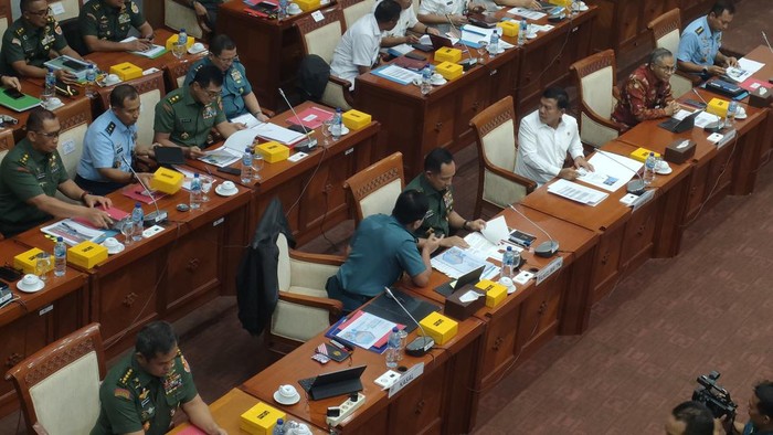 Absennya Prabowo dan Sri Mulyani Timbulkan Pertanyaan dalam Rapat Komisi I DPR Bahas Hibah Alpalhankam