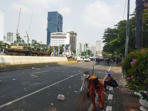 Massa Demo Tolak Tapera Bubar, Jalan Medan Merdeka Barat Dibuka