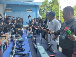 Sidak Gudang Barang Impor di Serang, Zulhas Ancam Cabut Izin Importir Nakal