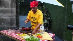 Momen Iwa K Bagikan Tips Masak Daging untuk Idul Adha Momen Iwa K Bagikan Tips Masak Daging untuk Idul Adha