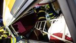 Penampakan Ringsek Kereta Penumpang Vs Barang di Ceko