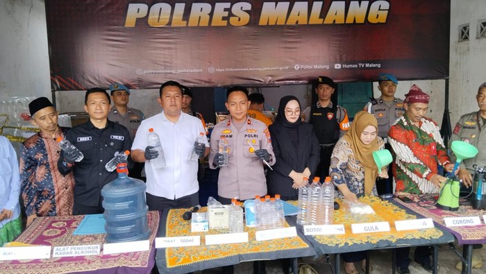 Pengungkapan home industry miras jenis trobas Polres Malang