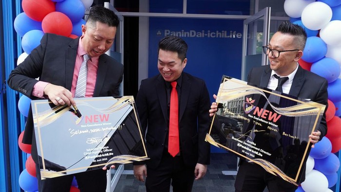 Perkuat Komitmen Layani Masyarakat Medan Panin Dai-ichi Life terus berkomitmen untuk memperluas jangkauan layanan dan mendekatkan diri pada masyarakat Medan, Sumatera Utara.
Ini juga menunjukkan bahwa potensi di daerah tersebut sangatlah besar sehingga diperlukan akses yang lebih mudah dijangkau bagi masyarakat di sana.