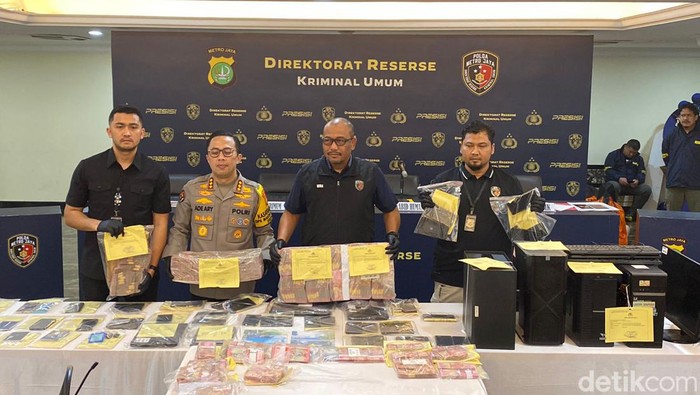 Polda Metro Jaya merilis kasus judi online di Bogor