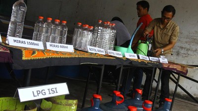 Polisi Ungkap Kasus Pabrik Miras Ilegal di Malang
