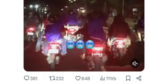 Postingan video yang memperlihatkan sekelompok remaja konvoi dengan memamerkan sajam di Pabelan, Mungkid, Magelang. Foto diunggah pada Kamis (6/6/2024).
