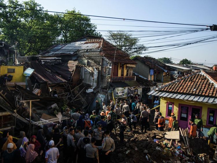 Potret Kerusakan Rumah di Bandung Akibat Pipa PDAM Meledak