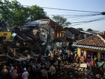 Potret Kerusakan Rumah di Bandung Akibat Pipa PDAM Meledak