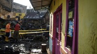 Sedikitnya dua rumah yang dihuni 10 jiwa mengalami rusak berat.  