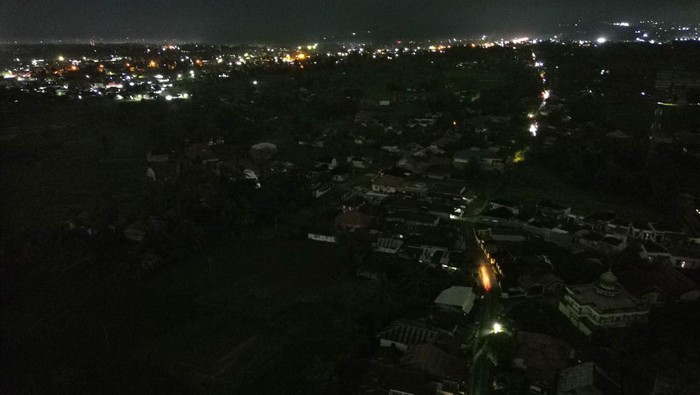 Potret Pemadaman Listrik Bergilir di Sumatera Pemadaman listrik bergilir dilakukan di wilayah Sumatera. Hal ini karena adanya gangguan pada SUTET di Sumatera bagian selatan.