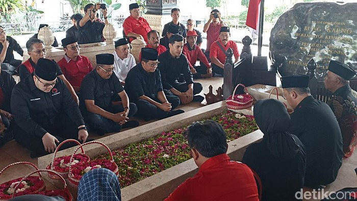Pramono Anung gantikan Megawati memimpin ziarah makam Bung Karno di Blitar