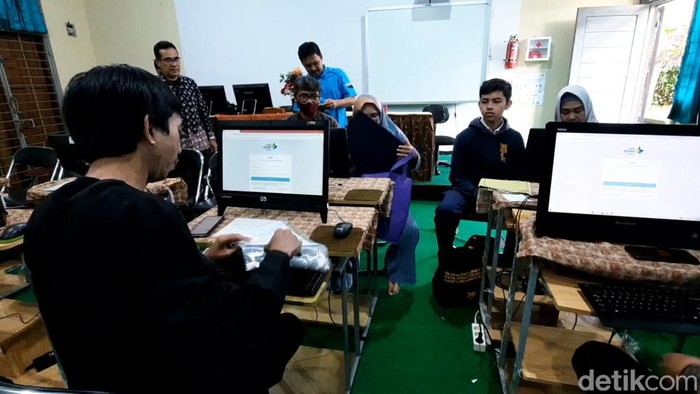 Proses PPDB di SMA Negeri 1 Singaparna Kabupaten Tasikmalaya.