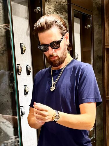 Scott Disick turun berat badan setelah suntik obat diet.