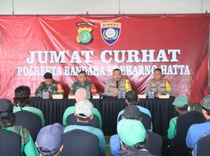 Bertemu Pekerja Kargo, Kapolres Soetta Dicurhati Masalah Sampah