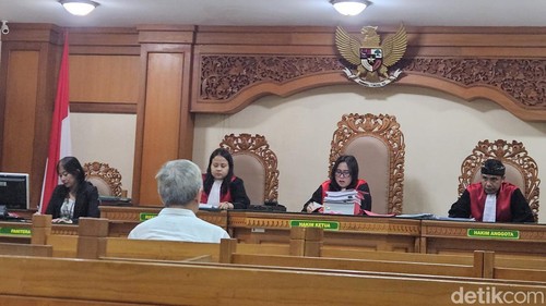 Sidang vonis bos Ayuterra Resort di Ruang Sidang Candra PN Gianyar, Kamis (6/6/2024). (I Putu Budikrista Artawan/detikBali)