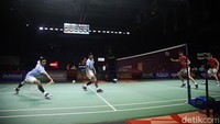 Bagas/Fikri bertemu Popov bersaudara dari Prancis pada babak 16 besar Indonesia Open. Duel berlangsung di Court 1 Istora Senayan, Jakarta, Kamis (6/6/2024) sore WIB.