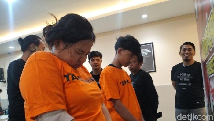 Tampang sejoli pembunuh nenek Tarimah di Makassar. Reinhard/detikSulsel