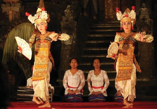 Tari Sanghyang Dedari, tarian Bali. (Dok. Jurnal Ni Made Ruastiti ISI Denpasar)