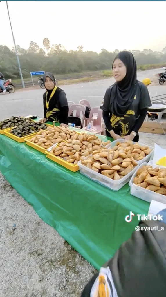Unik! Acara Lari Marathon Ini Tawarkan Gorengan dan Ayam Goreng ke Peserta