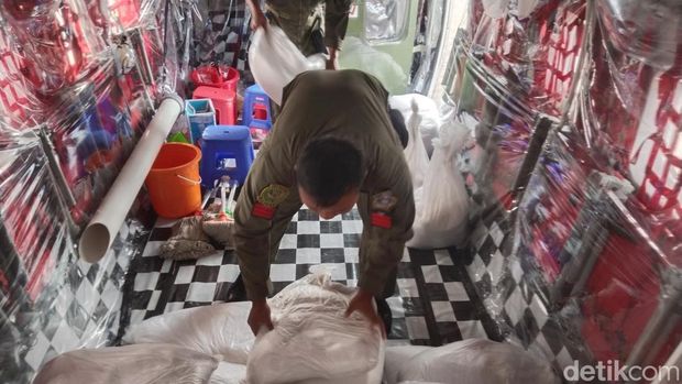 Upaya memburu hujan di Lanud Husein Sulaeman
