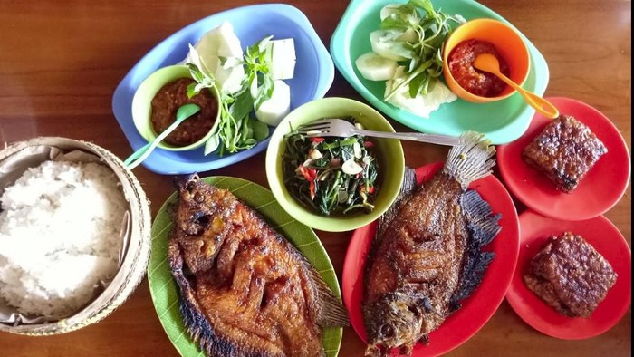 Warung-Klotok-Padangan