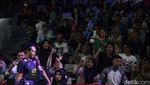 Aksi Penonton Dorong Semangat Atlet Indonesia di Indonesia Open 2024