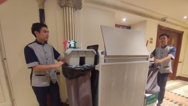 Amin dan Muji Hartono, 2 Pemuda NTB yang bekerja sebagai Room Boy di Hotel Dar Al Tawhid Intercontinental