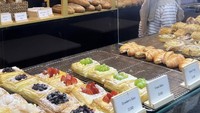 Semua pastry di sini dibuat secara homemade dan tampilannya pun ditata dengan cantik. Foto: Instagram @folkjogja/jogjatreats