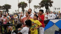 Wahana ini berhasil mencatat sejumlah rekor penting dalam penerbangan uji coba kali ini, termasuk bertahannya kapsul Starship saat masuk kembali ke atmosfer Bumi dan jatuhnya kapsul serta pendorongnya. (REUTERS/Veronica Gabriela Cardenas)