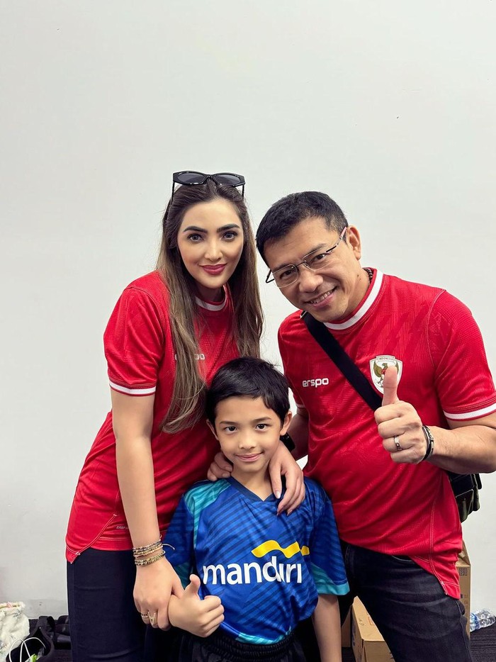 Ashanty antar Arsya jadi pendamping Timnas Indonesia di GBK.