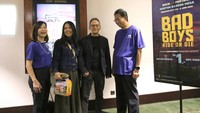 Cukup dengan hanya menukarkan 1 MPC Points yang dimilikinya pemegang kartu kredit akan mendapatkan 2 ticket + snack & minuman.
