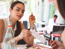 Kisah Berbagi Tagihan Makan yang Ujungnya Bikin Kesal dan Meringis
