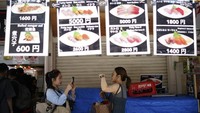 Kini, pasar ini menjadi salah satu tempat wisata populer di Tokyo.