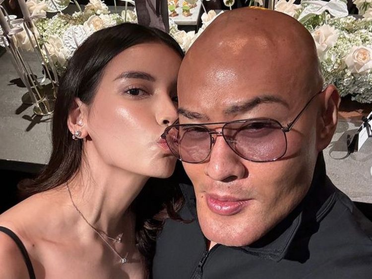 Deddy Corbuzier dan Sabrina Makan Malam Rayakan Ultah Pernikahan