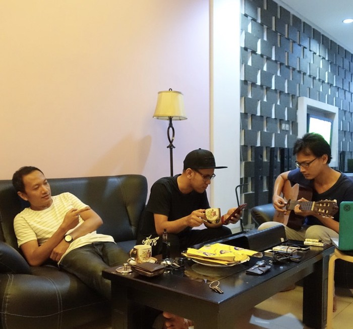 Fedi Nuril Romantis Bareng Istri Saat Kulineran, Begini Potretnya!