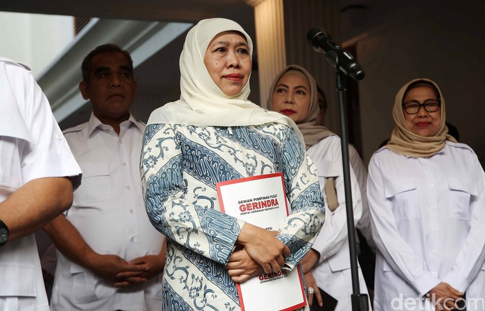 Partai Gerindra resmi mengusung Khofifah Indar Parawansa-Emil Dardak maju di Pilgub Jatim 2024. Pengumuman disampaikan langsung Ketum Gerindra Prabowo Subianto, Jumat (7/6/2024).