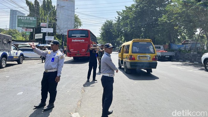 Giat penertiban di area Terminal Purabaya
