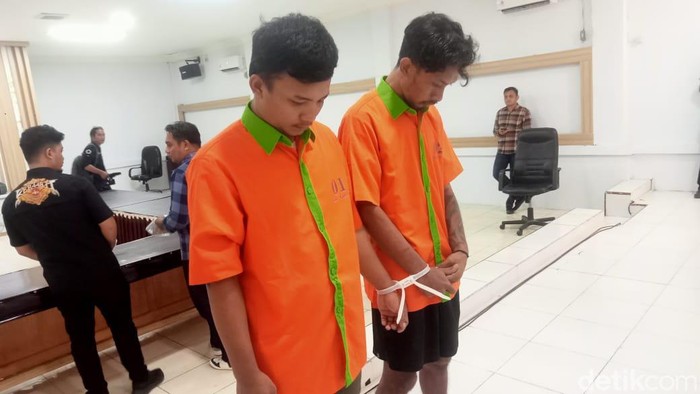 Dua residivis bernama Adrian Muhammad Kalepo (27) dan Reza Kadir (24) di Kota Gorontalo, ditangkap polisi usai membobol rumah warga.
