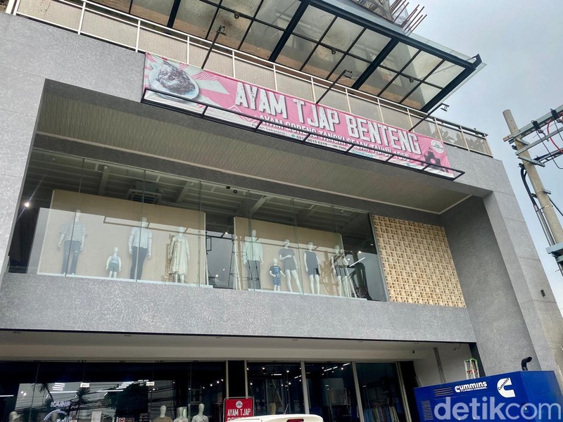 Gurih Berempah Ayam Goreng Lengkuas Legendaris 66 Tahun Lalu
