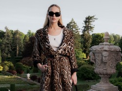 Gaya Jennifer Lawrence Pakai Singlet Rp 14 Jutaan di Show Dior Cruise 2025