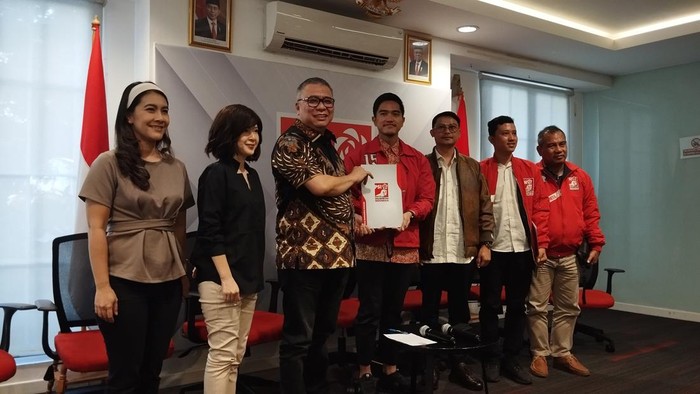 PSI memberikan surat rekomendasi kepada Ahmad Ali-Abdul Karim Aljufri maju di Pilgub Sulteng. Kaesang Pangarep mengatakan pasangan tersebut terkuat di Sulteng.
