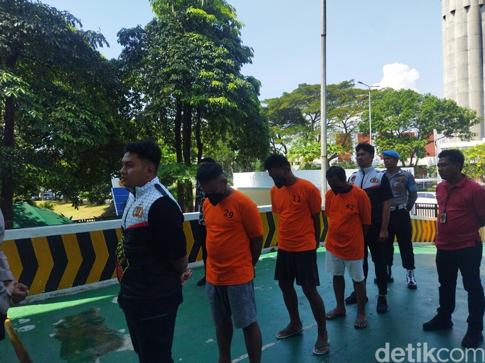 3 Penipu-Penghipnotis dengan Modus Jual Beli HP Diringkus Polisi di Soetta